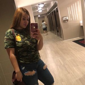 Meet your Posher, Esmeralda